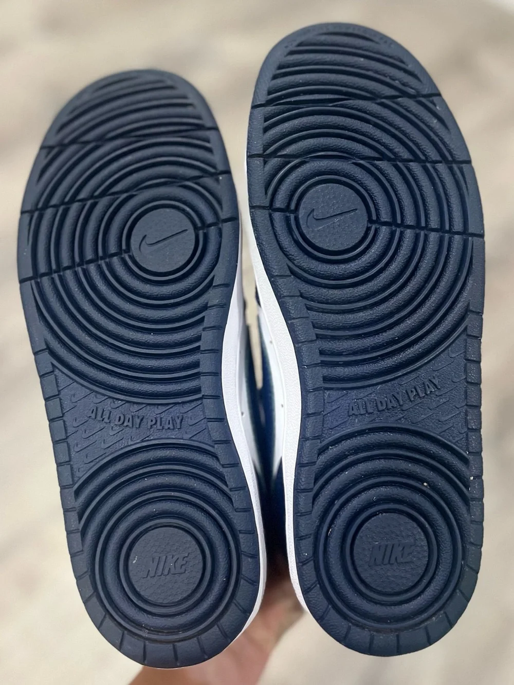 Nike court borough mid 2 sneakers size 5.5 youth